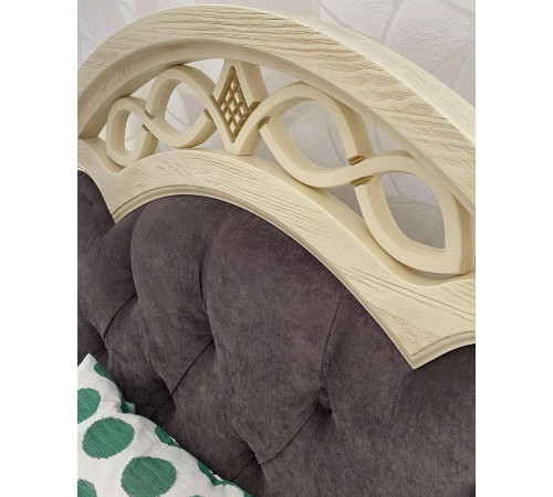 Двуспальная кровать Венеция MUR-101-01 с каретной стяжкой Двуспальная кровать Венеция MUR-101-01 с каретной стяжкой